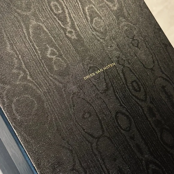 Stunning Dries Van Noten Logo Box 8x13.5x5.2 - Picture 2 of 4